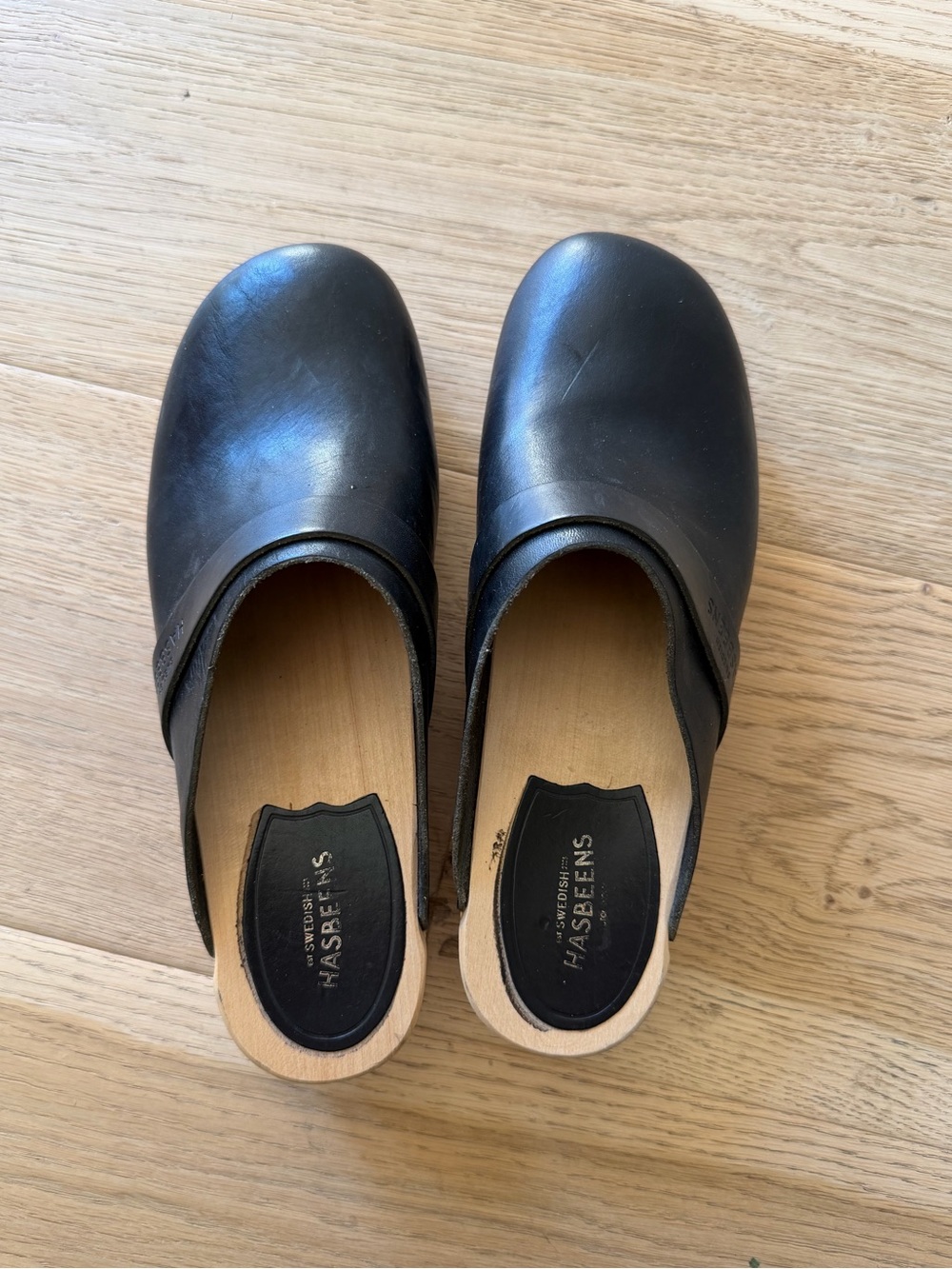 Swedish Hasbeens Black Leather Slip-On Clogs EU 39